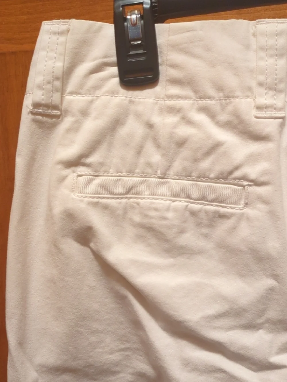 GAP Women's White Bermuda Shorts - Picture 7 of 8